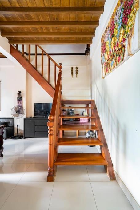 Villa Kenanga In Meninting By The Beach 마타람 외부 사진