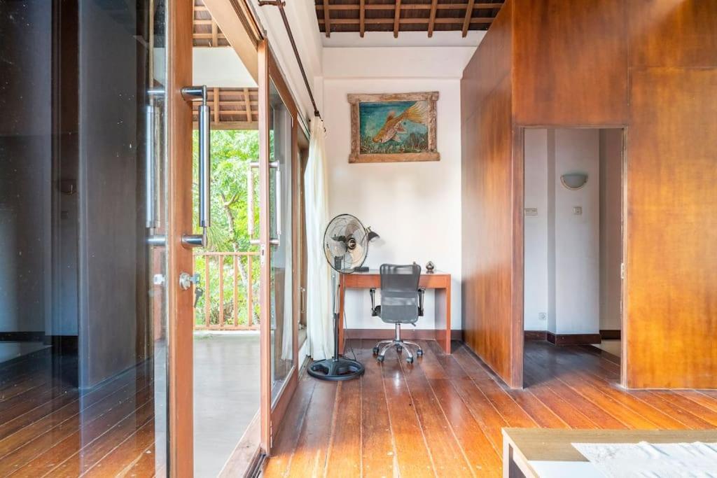 Villa Kenanga In Meninting By The Beach 마타람 외부 사진